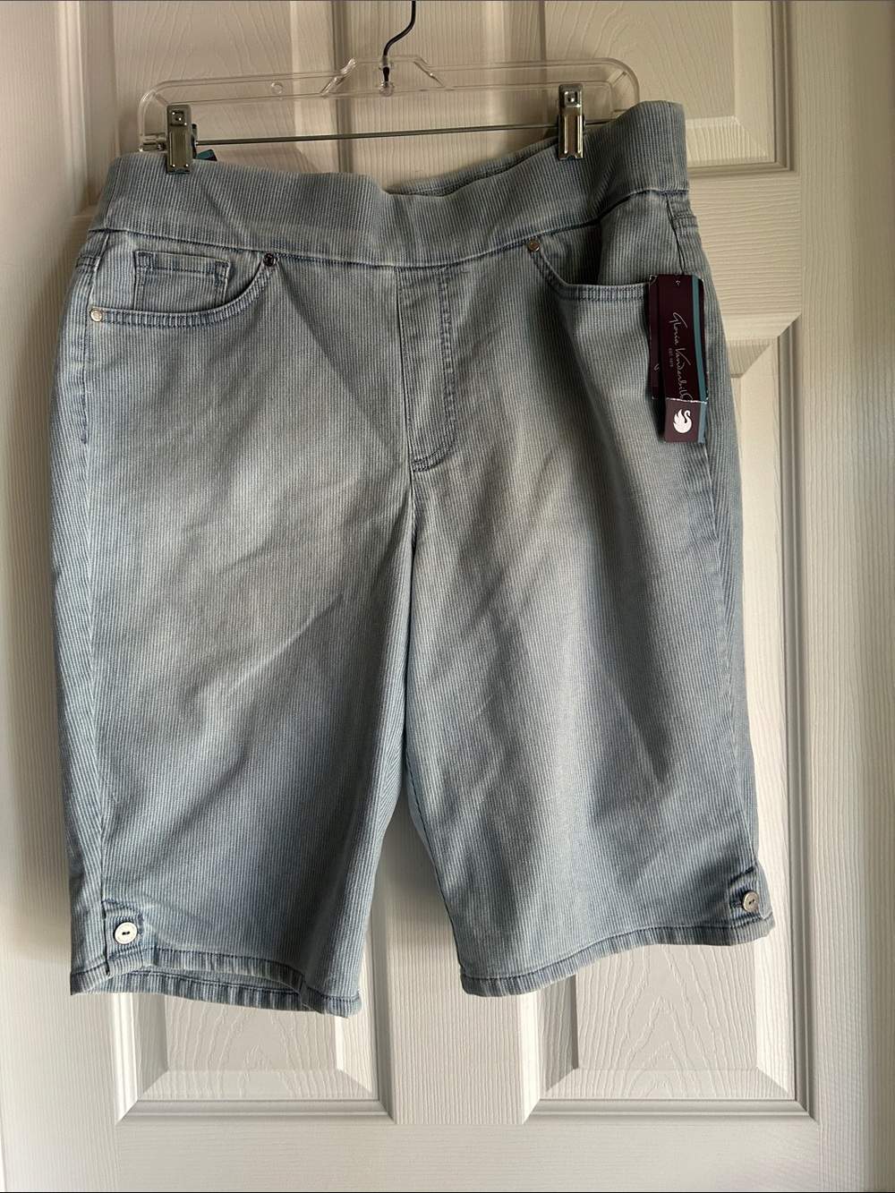 Gloria Vanderbilt Pale Blue Stretch Denim Bermuda Shorts